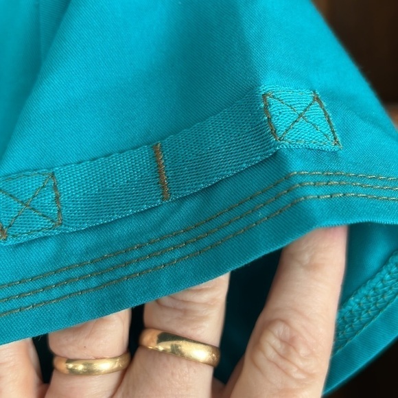 DICKIES Solid Turquoise V-Neck Scrub Top, SizeX-small, GUC. - Picture 5 of 8